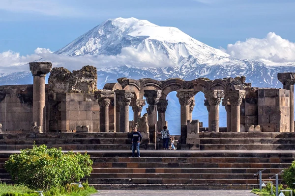 کلیسای جامع زوارتنوتس
